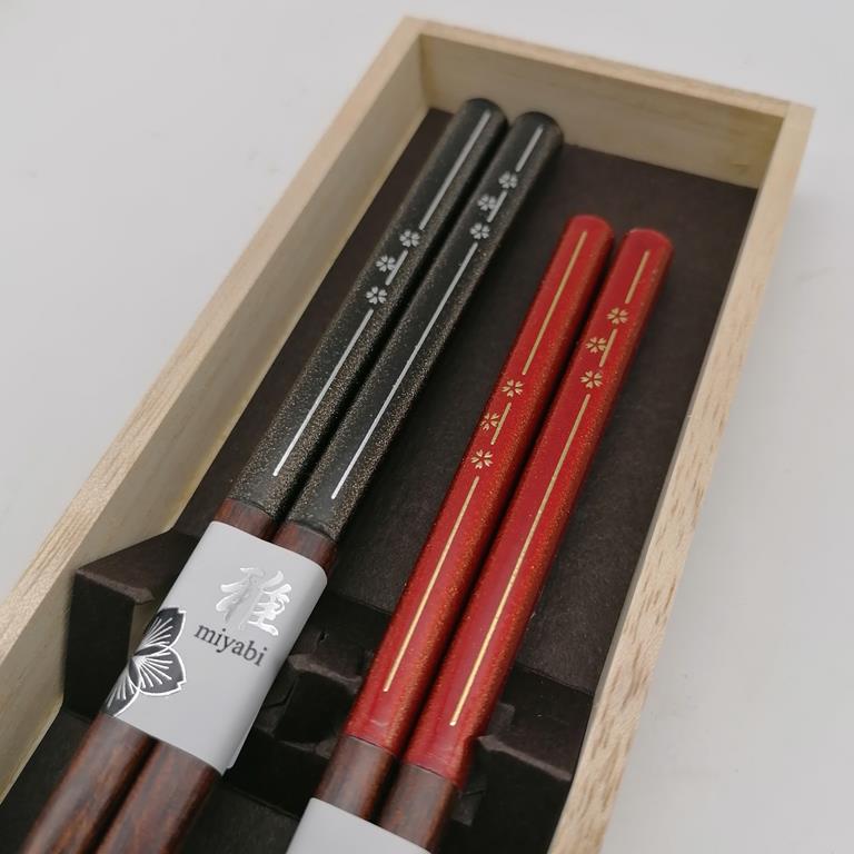 Coppia di bacchette Flower con scatola in legno - immagine 6