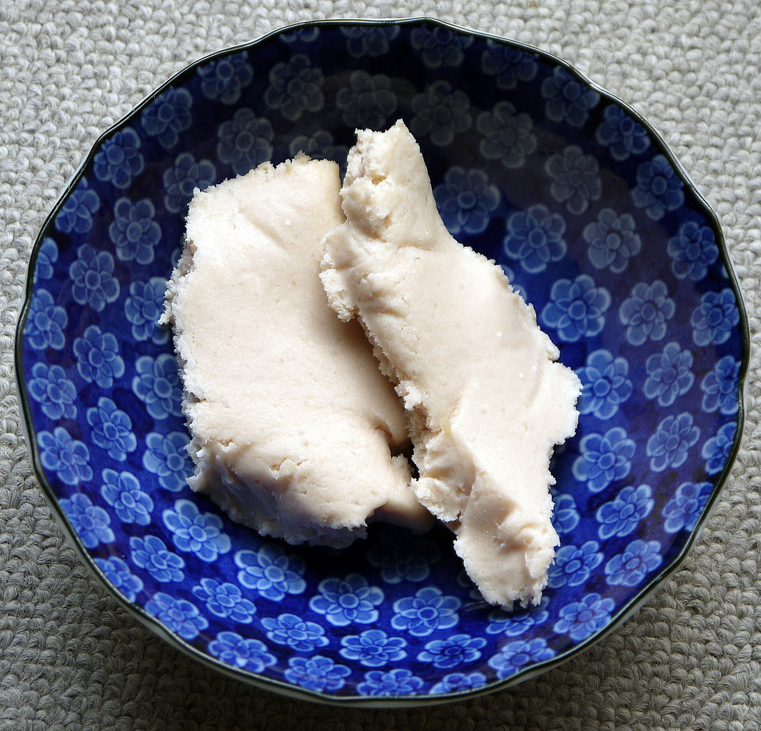 Ozeki Sake Kasu - pasta di feccia di sake, umami e nutriente, 200g - immagine 2